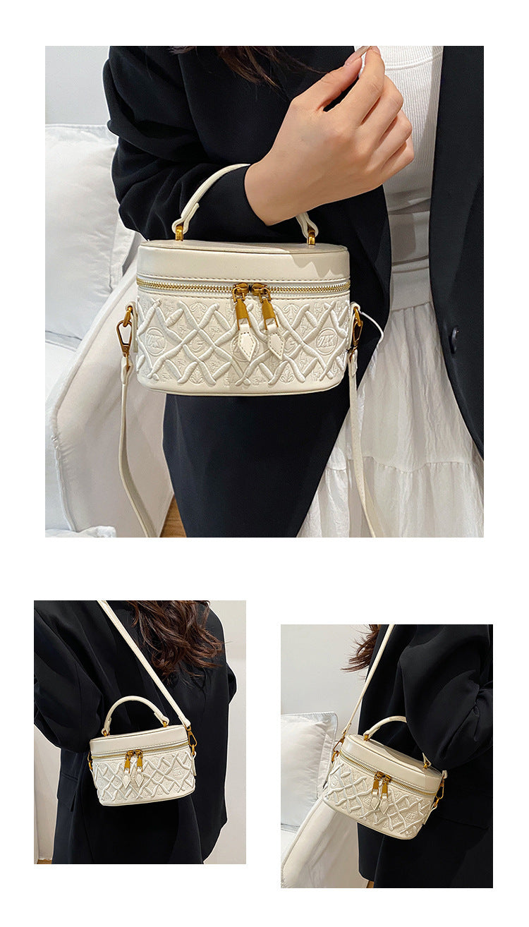 Fashion Exquisite Box Classic Style Retro Women's Handbag