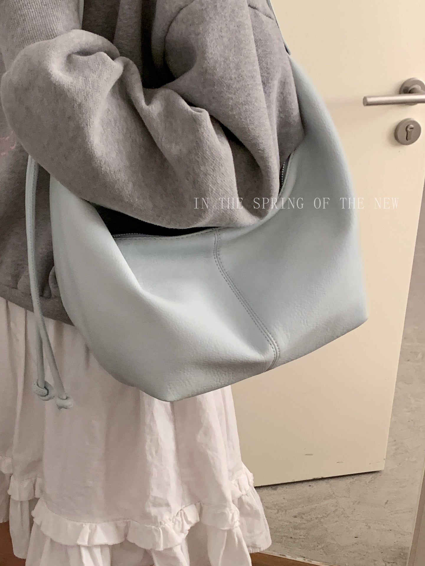 Women's Fashion Large Capacity Simple Solid Color Underarm Bag