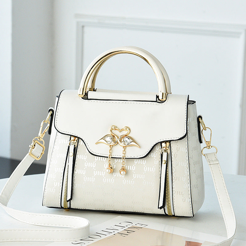 Women's Affordable Luxury Fashion Textured Mori Style Women's Shoulder Bag