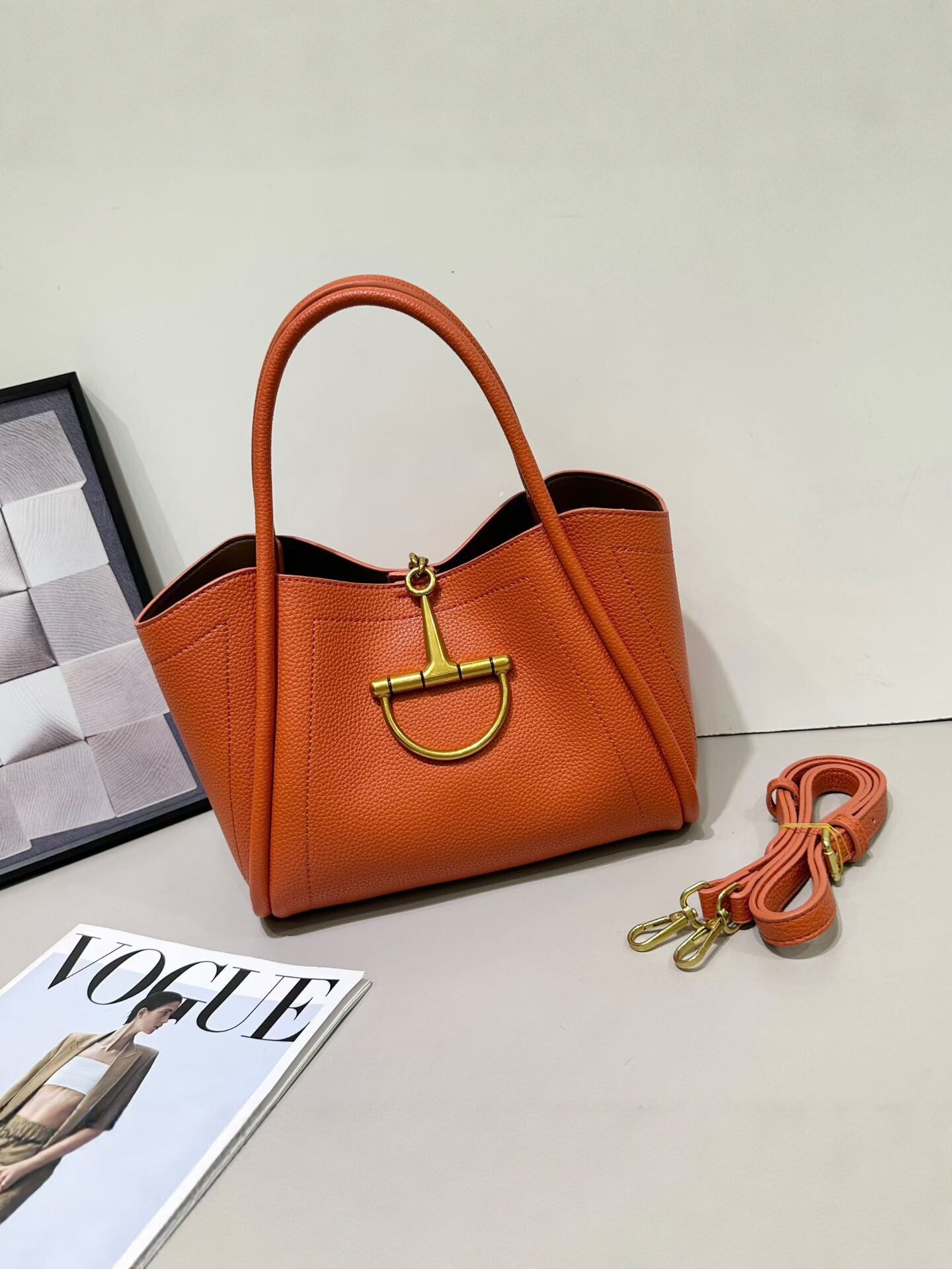 Simple Fashion Saddle Solid Color Portable Commuter Women's Handbag