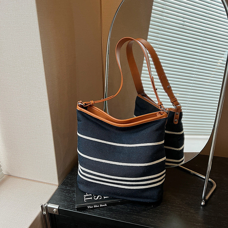 Women's Lightweight Simple Contrast Color Striped Fashion Women's Messenger Bag