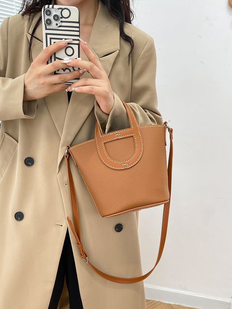 Pig Nose Hand-woven Homemade Material Relief Bucket Bag
