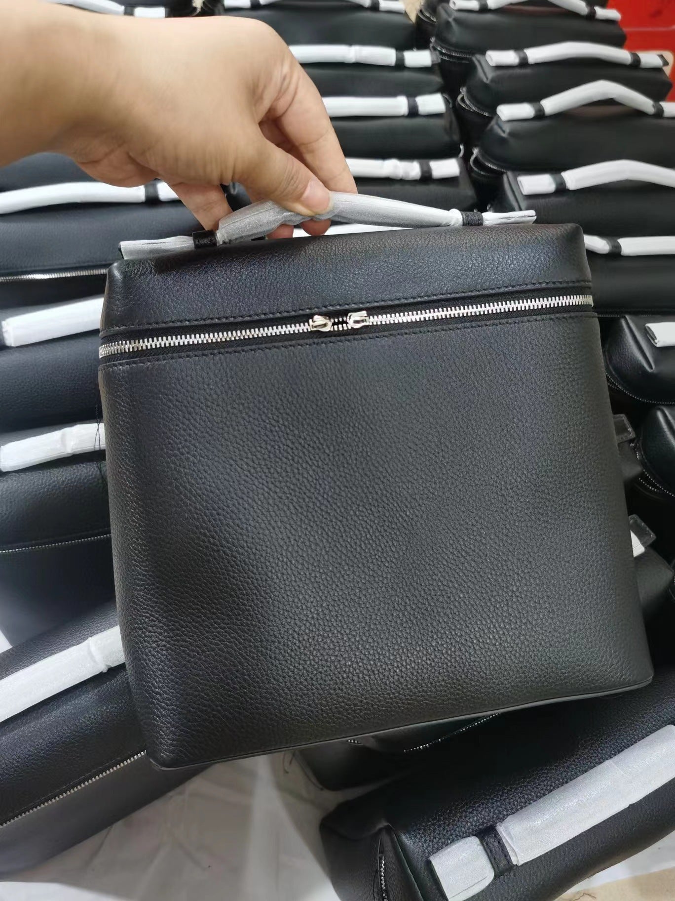 Glamorous Portable Genuine Leather Premium Simple Women's Backpack