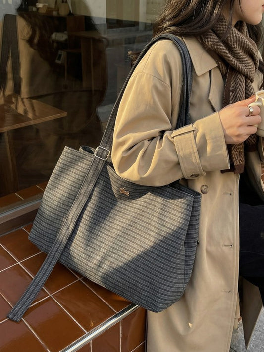 Women's Korean Fashion Striped Large Capacity Commuter Women's Messenger Bag