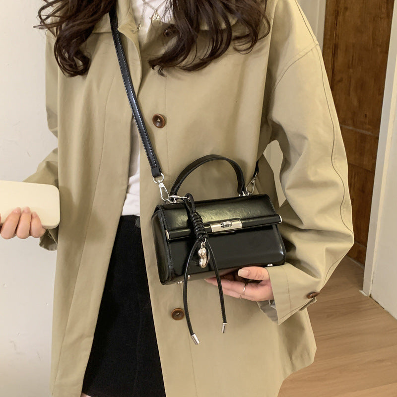Women's Wax Leather Portable Western Style Kelly Women's Shoulder Bag