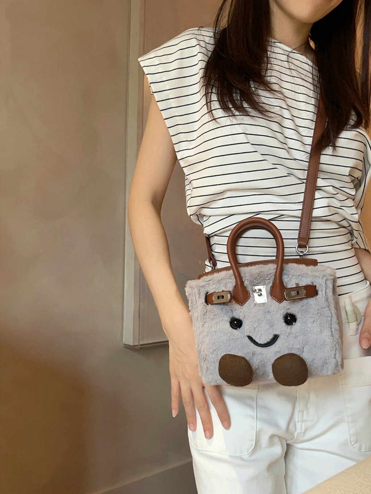Women's Cute Cartoon Smile Plush Large Capacity Women's Handbag