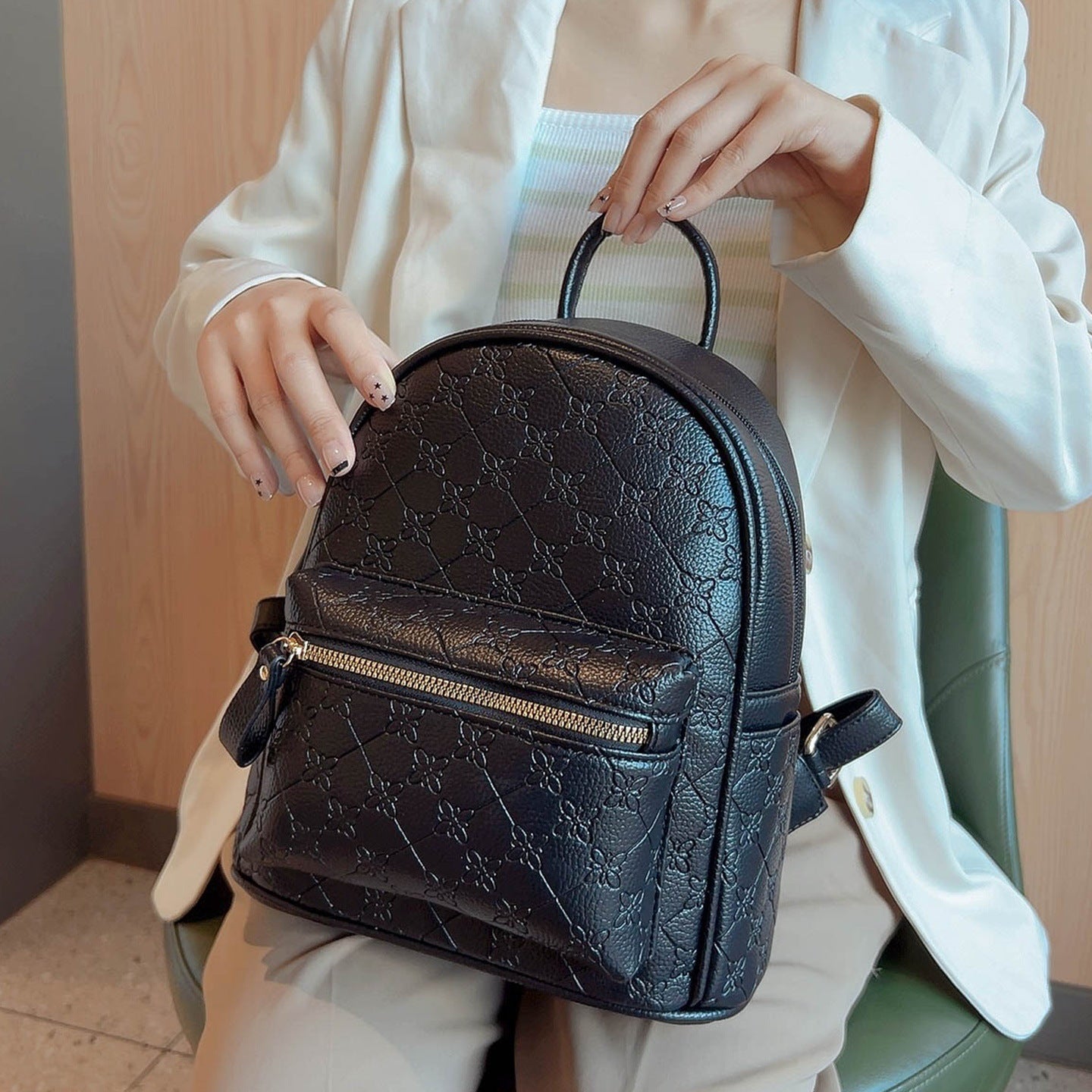 Women's Fashion Trend Embossed High Sense Women's Backpack