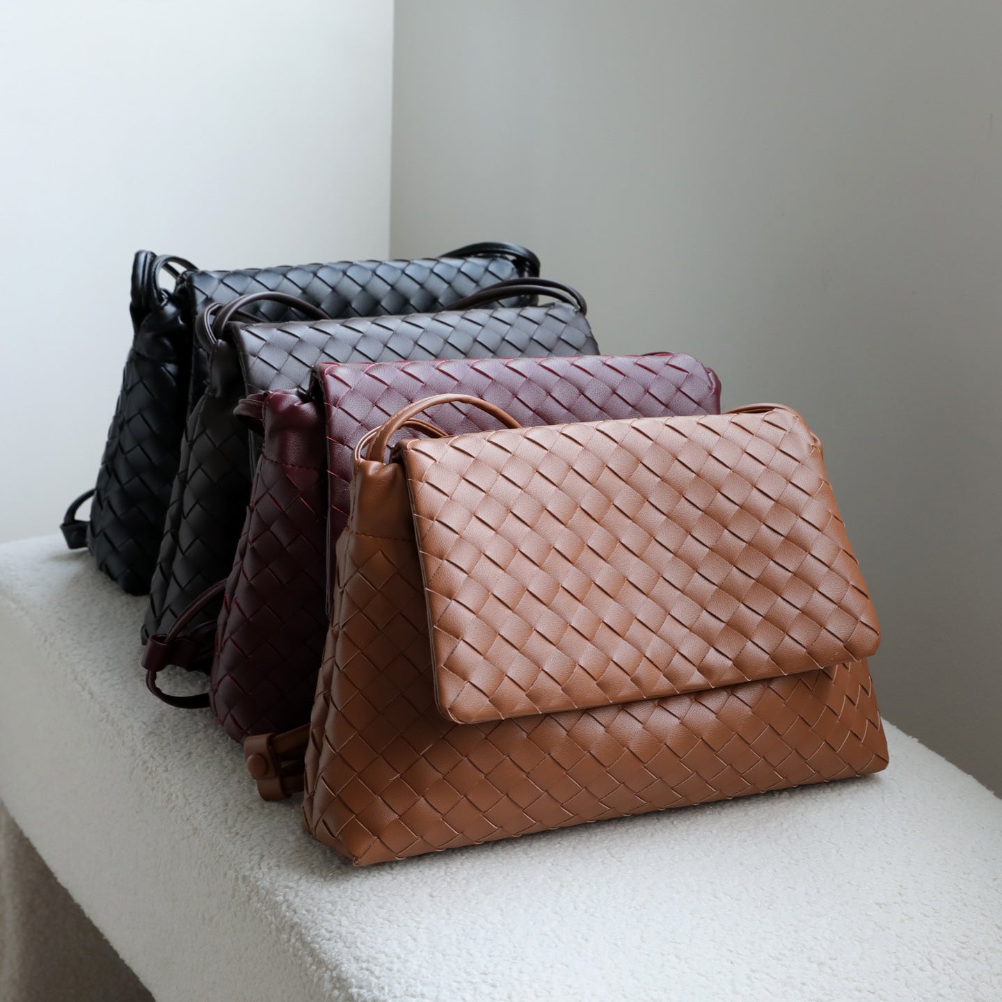 Women's High-grade Flip Hand-woven Commuter Leather Large Capacity Garbage Women's Shoulder Bag