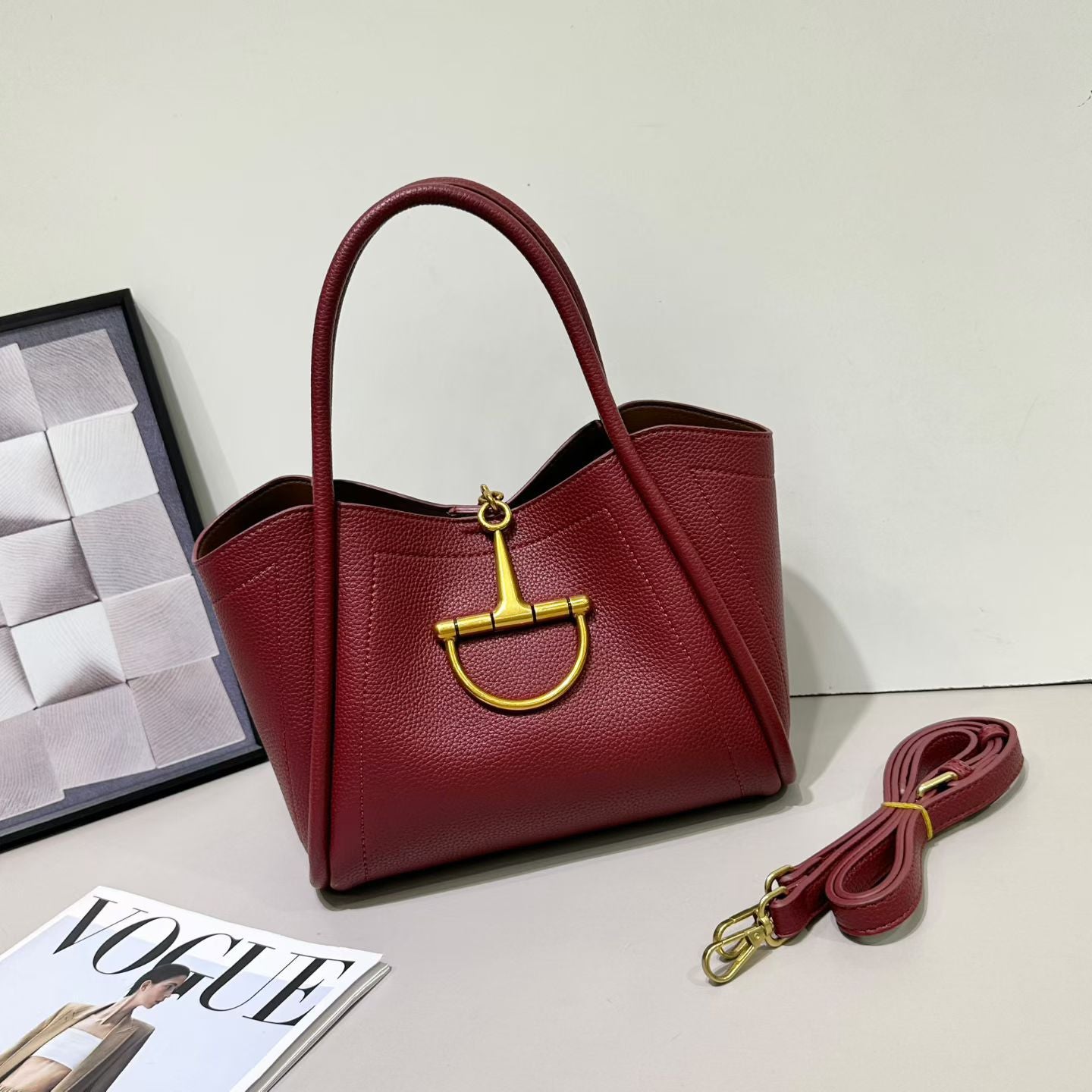 Simple Fashion Saddle Solid Color Portable Commuter Women's Handbag