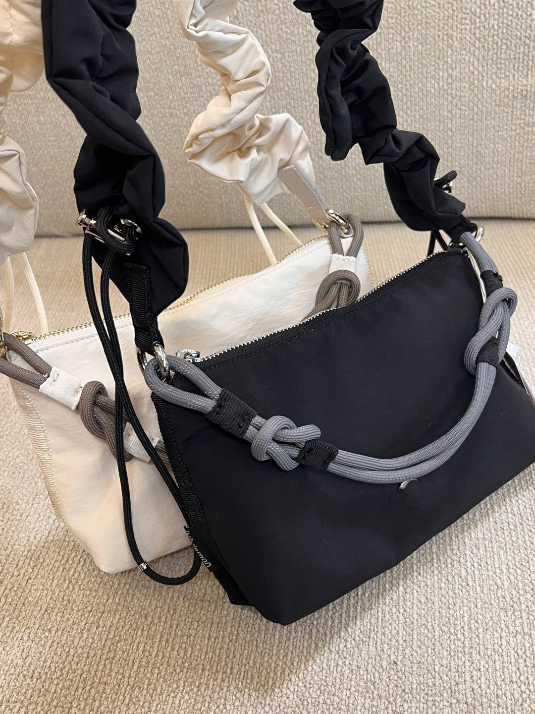 Popular Road Large Intestine Pleated Cloud Underarm Bag