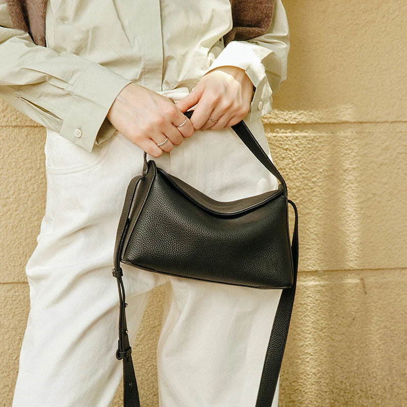 Women's Spring First Layer Cowhide Retro Commuter Shoulder Bags