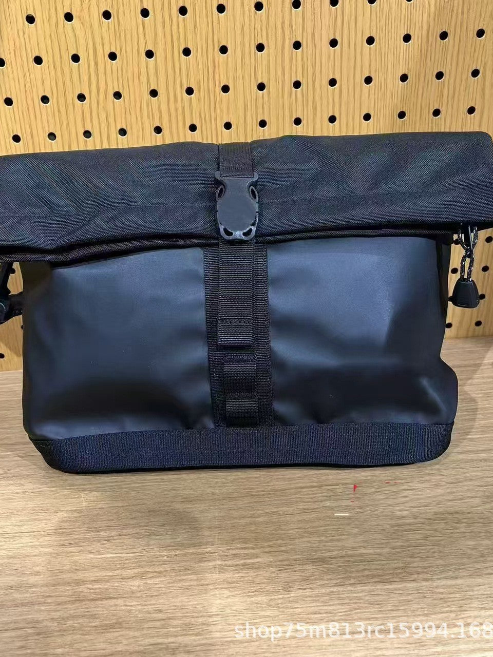 Men's & Women's Summer North House Twist Commuter Versatile Simple Gymnastic Men's Messenger Bag