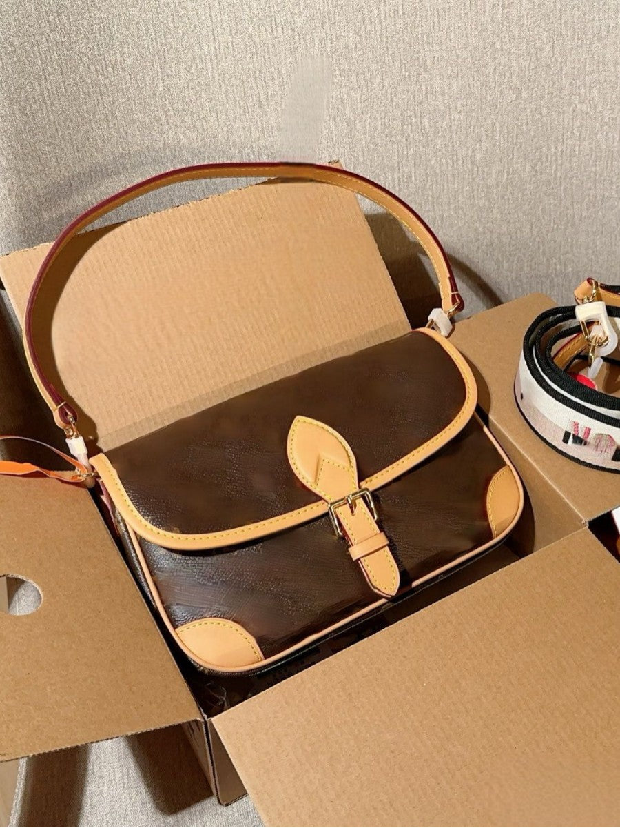 Beautiful Women's Genuine Leather Croissant Baguette Women's Messenger Bag