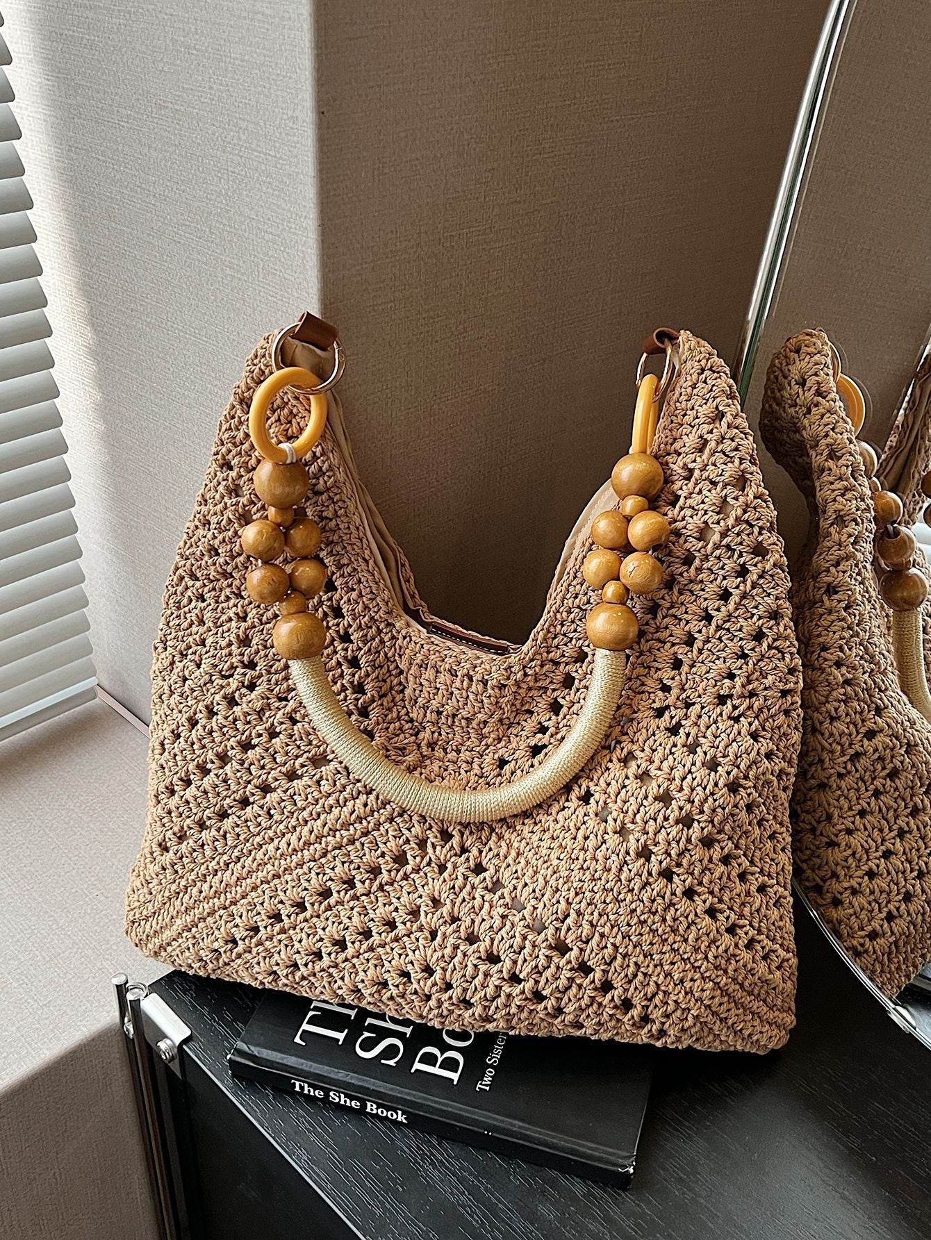 Women's Idle Style Large Capacity Knitted Summer Wooden Bead Woven Wool Shoulder Bags
