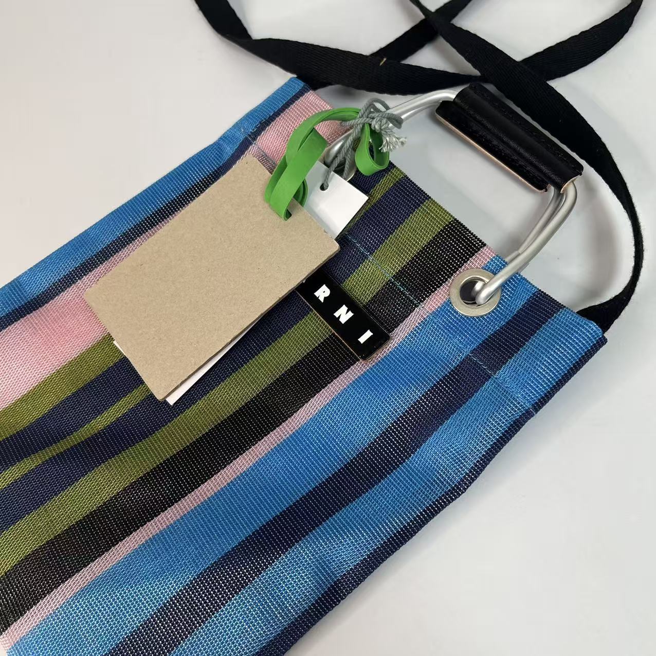 Women's & Men's Woven Aluminum Portable Straw Beach Tote Bag