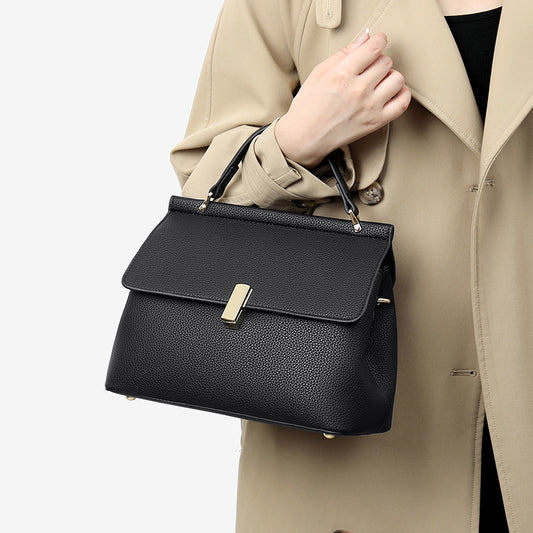 Women's Fashion Wide Strap High-grade Button Pouch Light Women's Messenger Bag