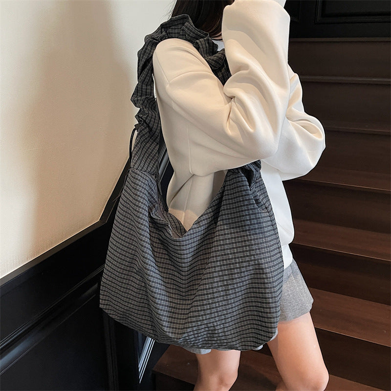 Women's Fashionable Large Capacity Commuter High-grade Retro Easy Matching Tote Bag