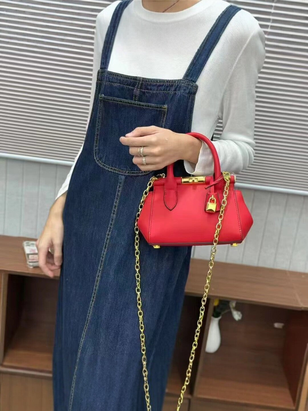 Women's Fashion Chain High Sense Versatile Light Women's Handbag