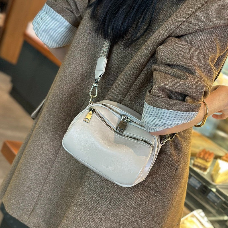 Women's Top Layer Cowhide Genuine Leather Design Women's Messenger Bag