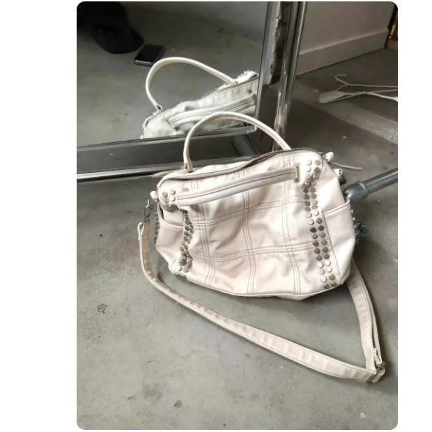 Women's Style Large Capacity Rivet Pillow Portable Women's Handbag