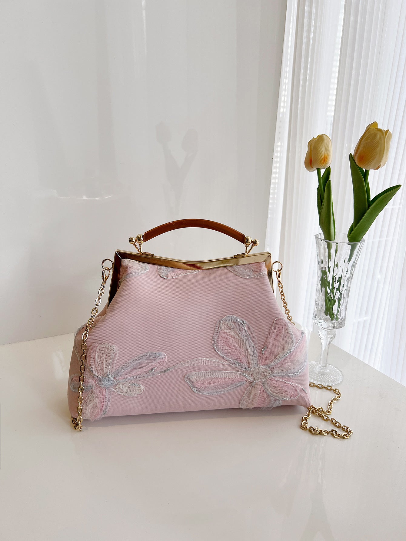 Women's Embroidered Chinese Style Retro Dinner Flower Portable Shell Coin Purses