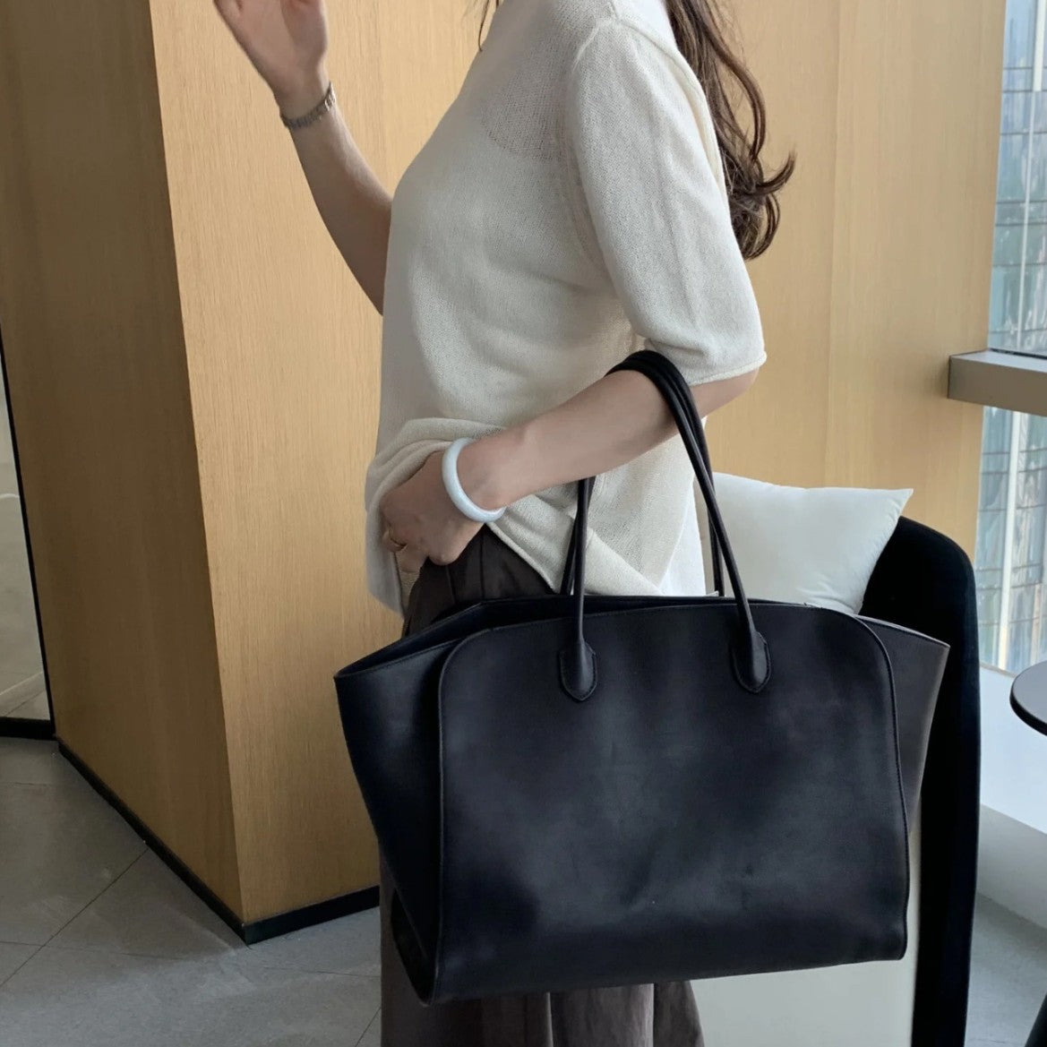 Kendall Large Capacity Commuter Underarm Long Tote Bag