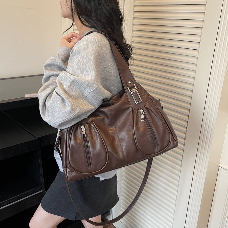 Retro Fashion Rivet Good-looking Large Capacity Portable Underarm Tote Bag