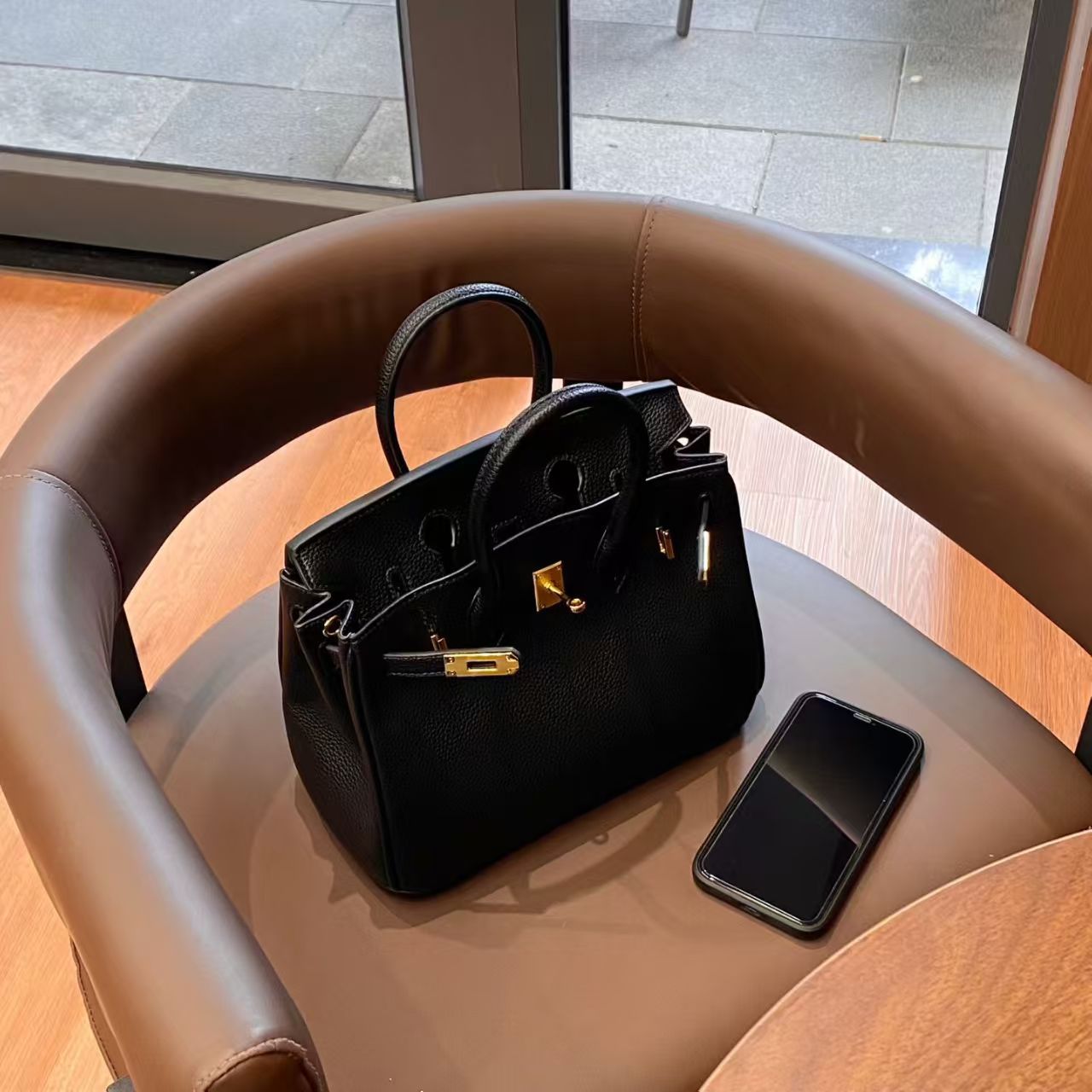 Women's Fashion Satine Litchi Pattern Large Capacity Women's Handbag