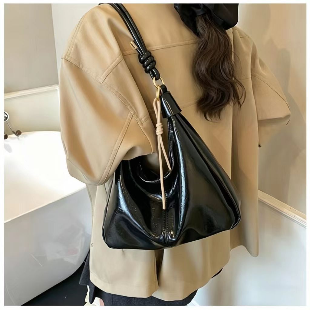 Popular Retro Underarm Large Capacity Commute Shoulder Bags
