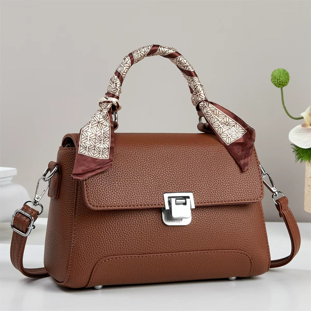 Women's Embossed Stitching Pouch Good-looking Large Capacity Women's Handbag