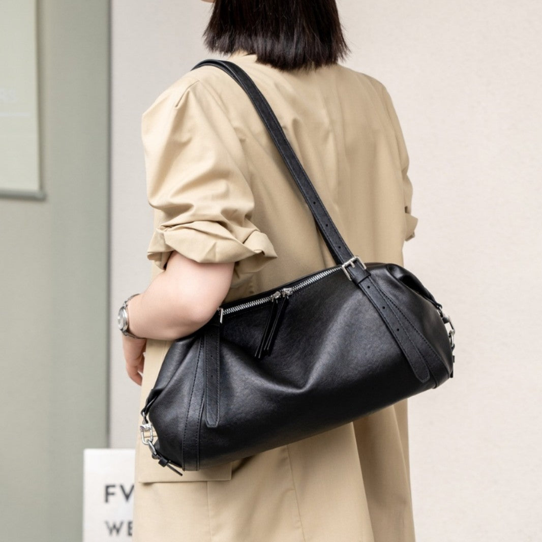 Design Vegetable Tanning Leather Fashion Relaxed Retro Baguette Large Capacity Bags