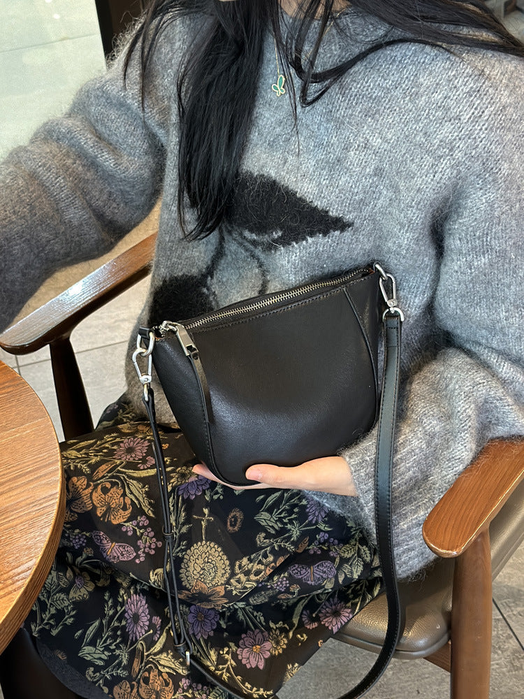 Women's Genuine Leather High-grade Niche First Layer Women's Messenger Bag