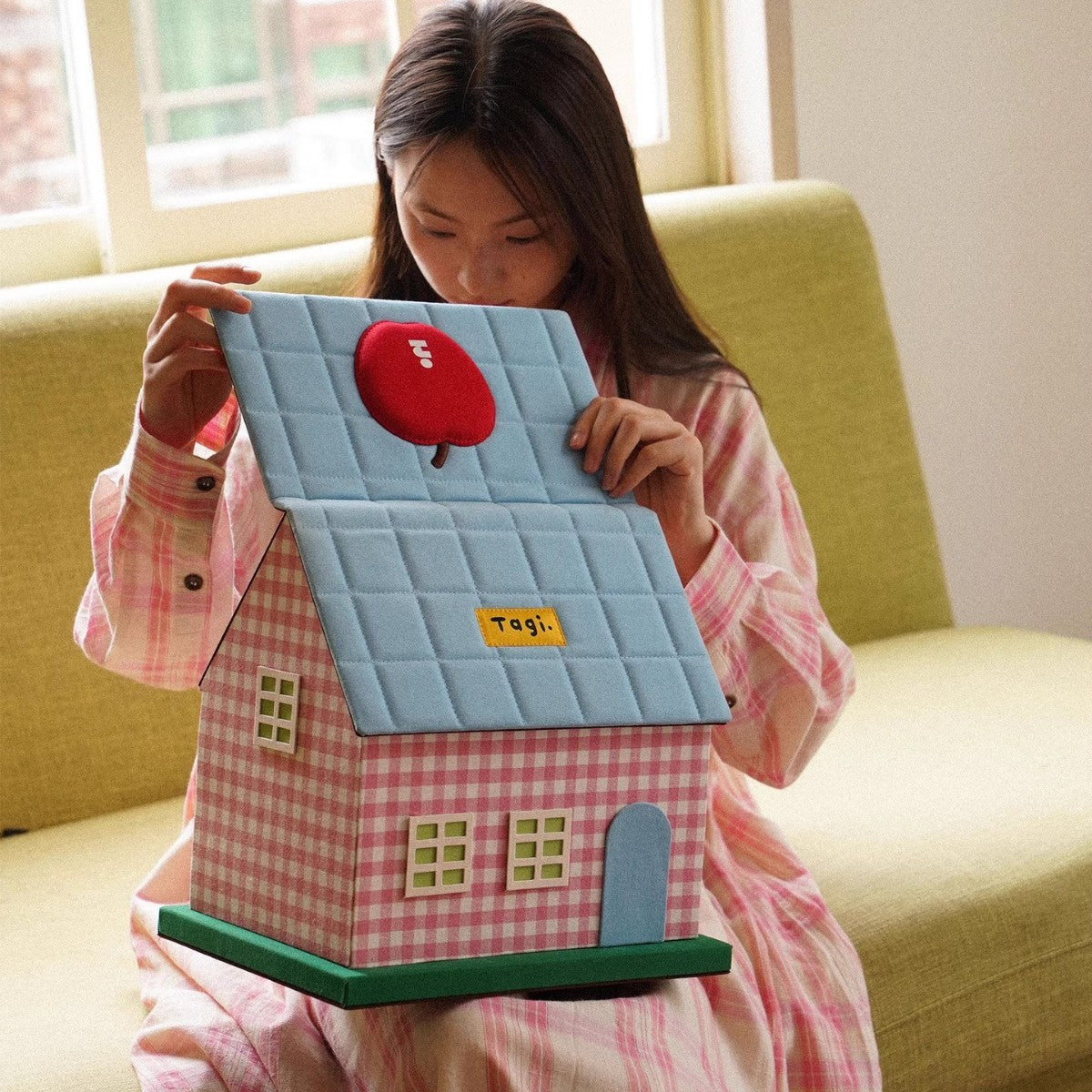 Apple House Bulging Imagination Storage Box Desktop Cosmetic Case