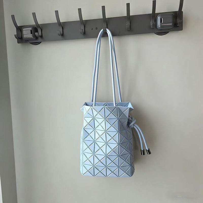 Geometric Rhombus With The Same Background Color Drawstring Women's Shoulder Bag
