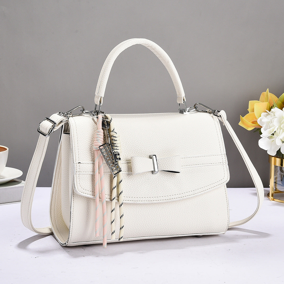 Women's Exquisite Vintage Bow Winter Fashion Portable Women's Handbag