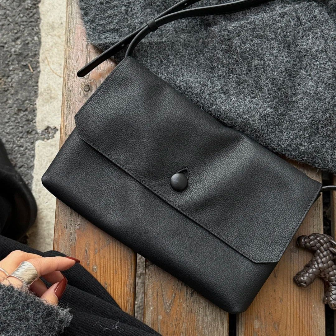 Women's Korean Style Niche Button Large Minimalist Top Layer Leather Bags