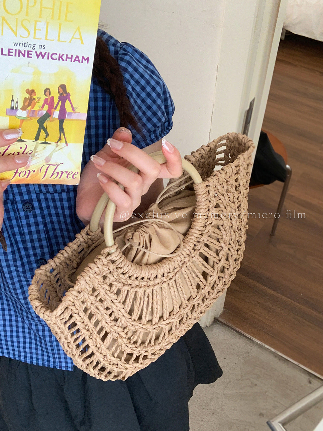 Women's Large Capacity Simple Straw Niche Vacation Style Tote Bag