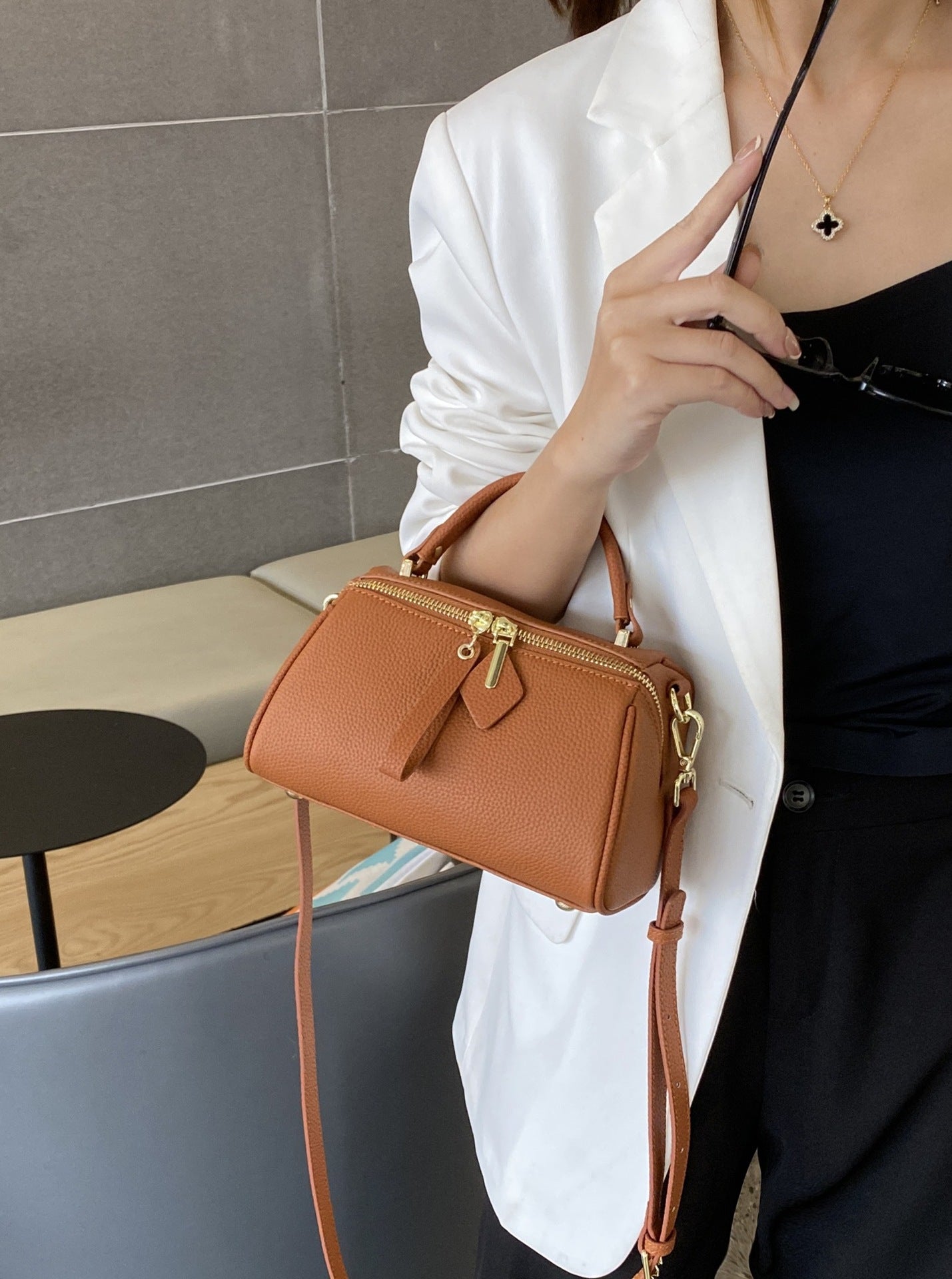 Women's Genuine Leather Elegant Retro Simple Classic Women's Shoulder Bag