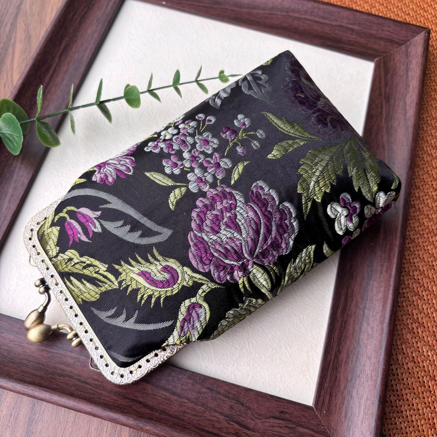 Finished Ancient Style Female Vertical Retro Tassel Frame Mobile Phone Bag