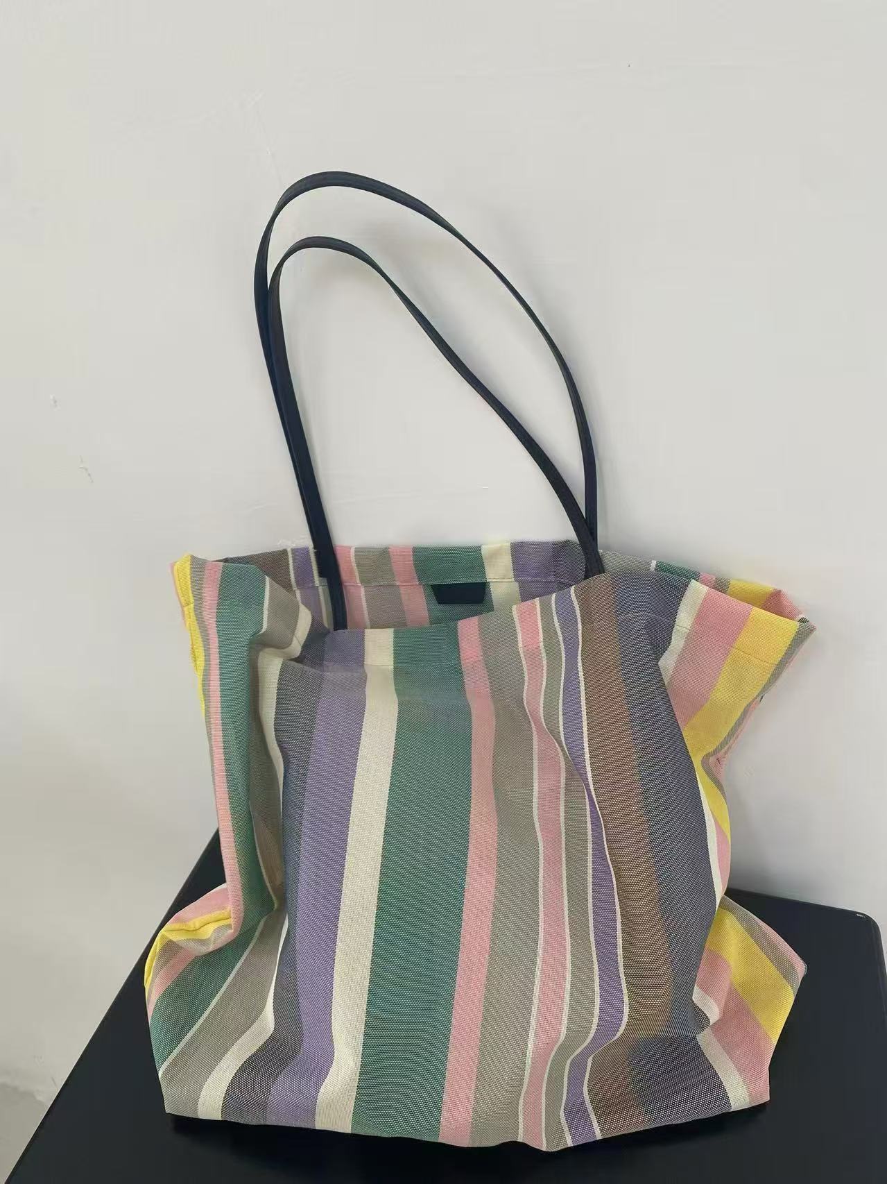 Style Rainbow Striped Large Capacity Fashion Leisure Women's Shoulder Bag