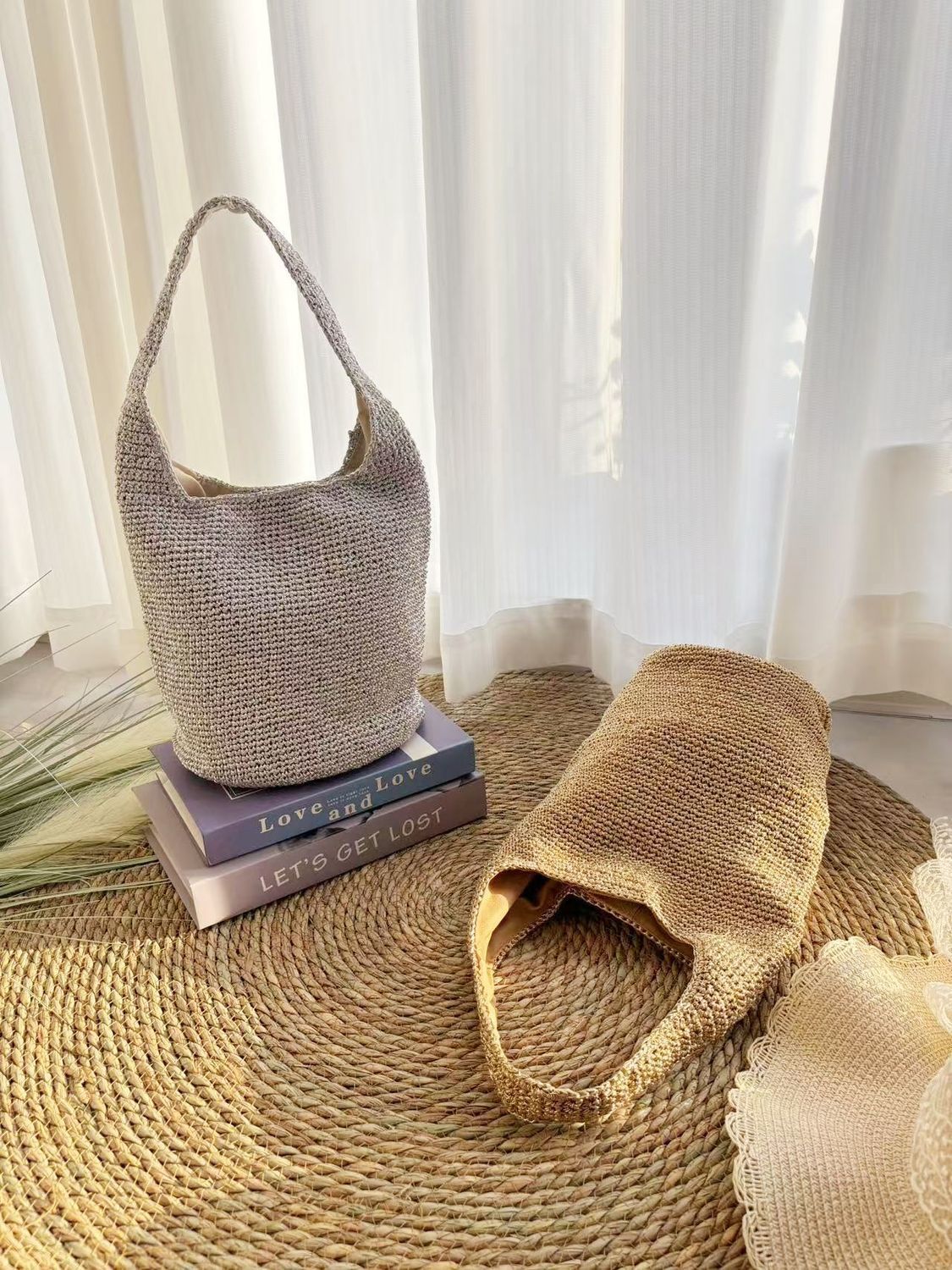 Women's Hand-woven Large Capacity Straw Summer Vacation Shoulder Bags