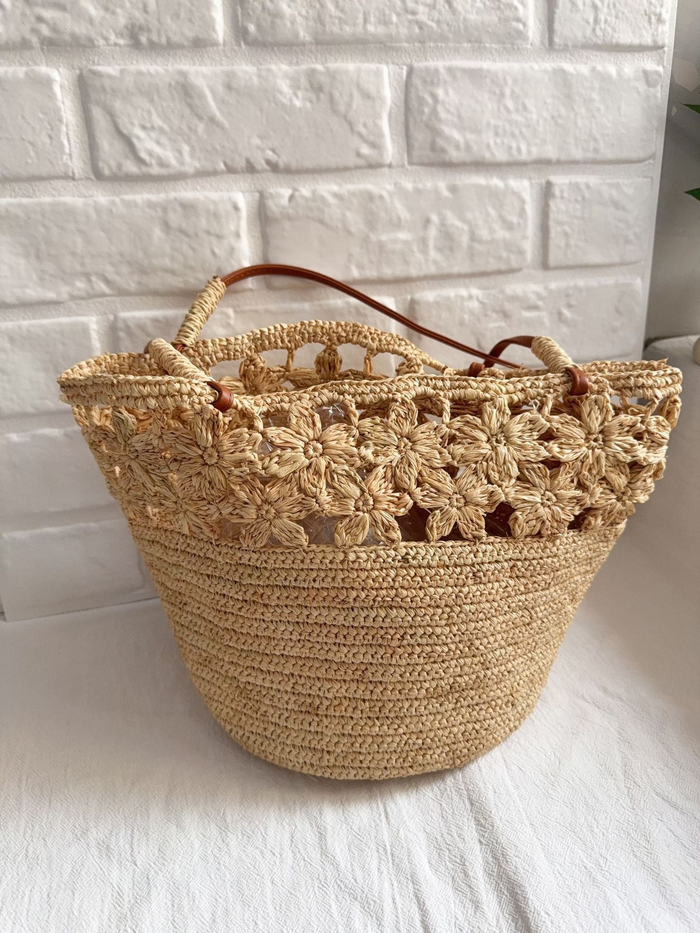 Women's Raffia Hook Flower Straw Seaside Vacation Beach Shoulder Bags