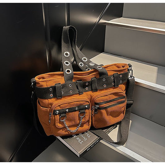 Women's Large Capacity Rivet Gothic Hot Style Rock Portable Women's Messenger Bag