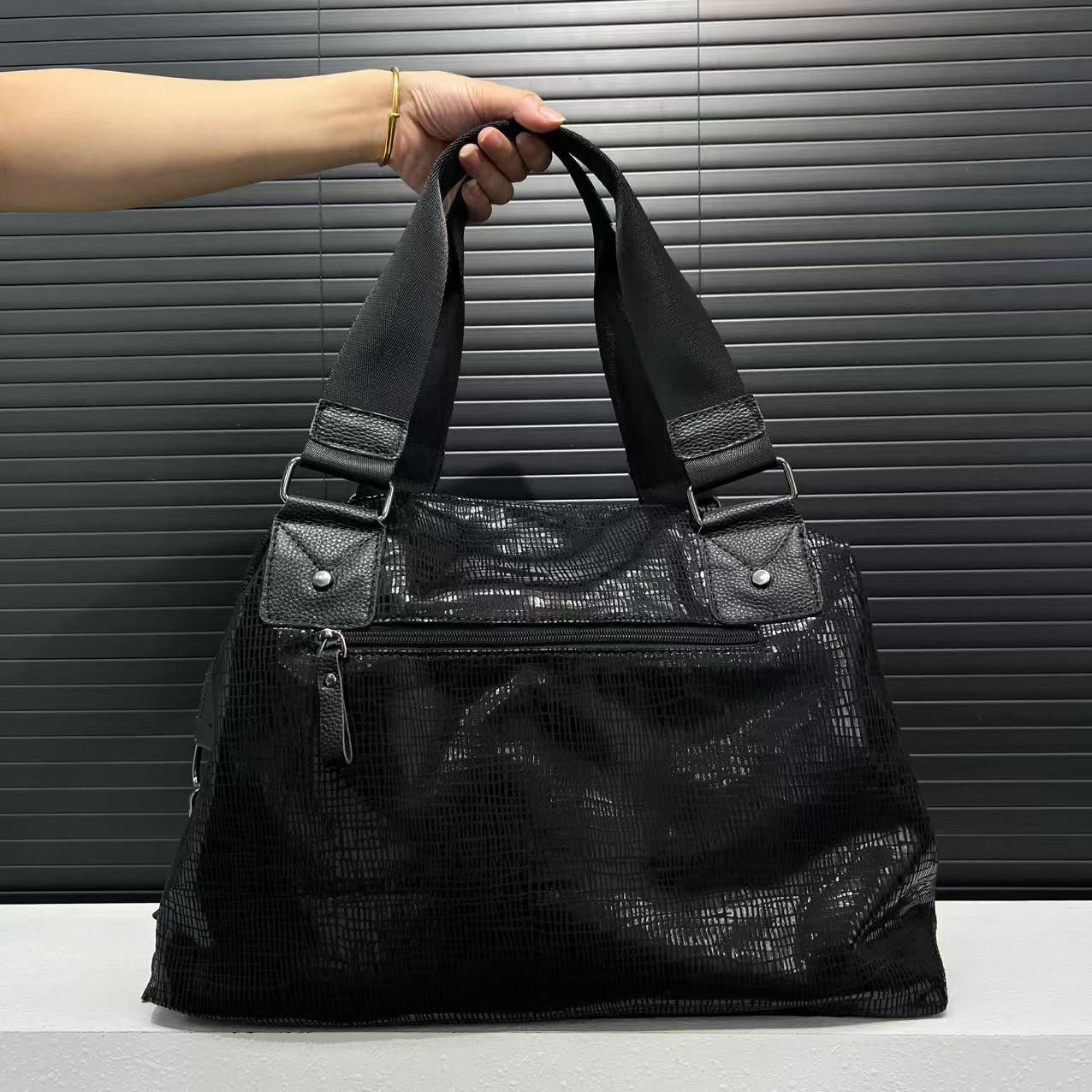 Women's Fashion Diamond Decorations Personalized Large Capacity Retro Shoulder Bags