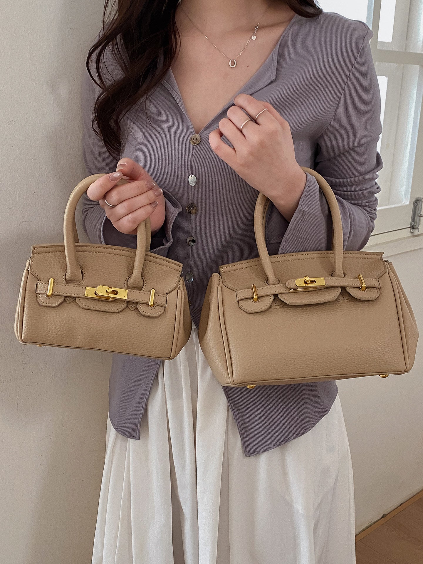 Women's High-grade Niche Super Popular Commuter Portable Bags