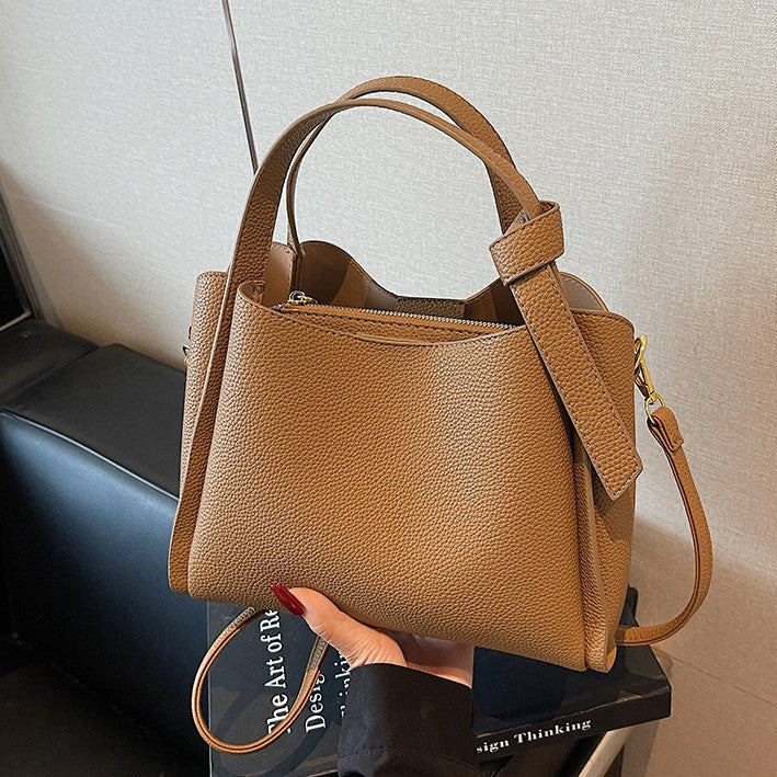Women's Spring Simple Advanced Texture Trendy Large Capacity Commuter Shoulder Bags