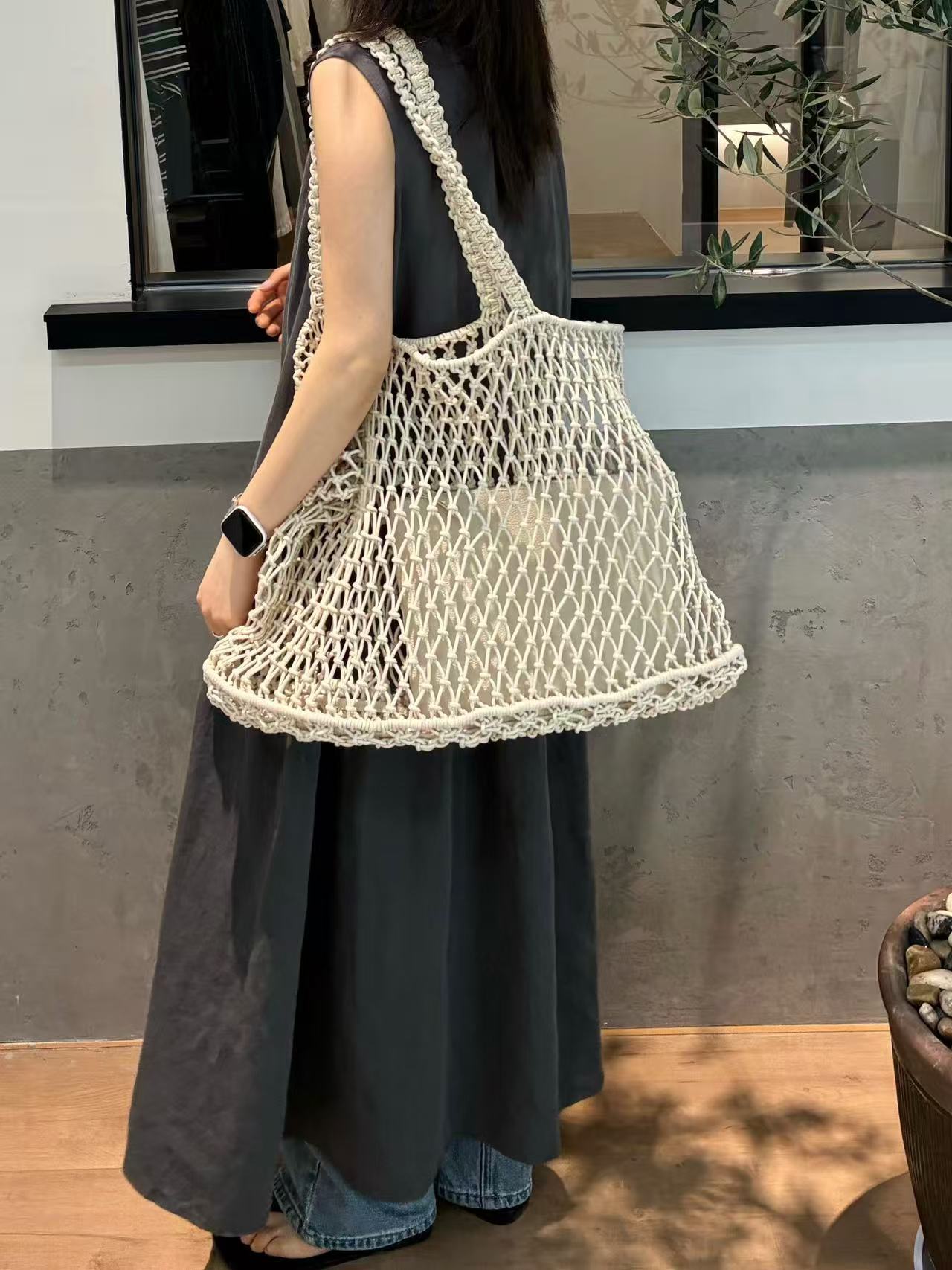 Beautiful Women's Fashionable Minimalist Hand-woven Design Women's Shoulder Bag