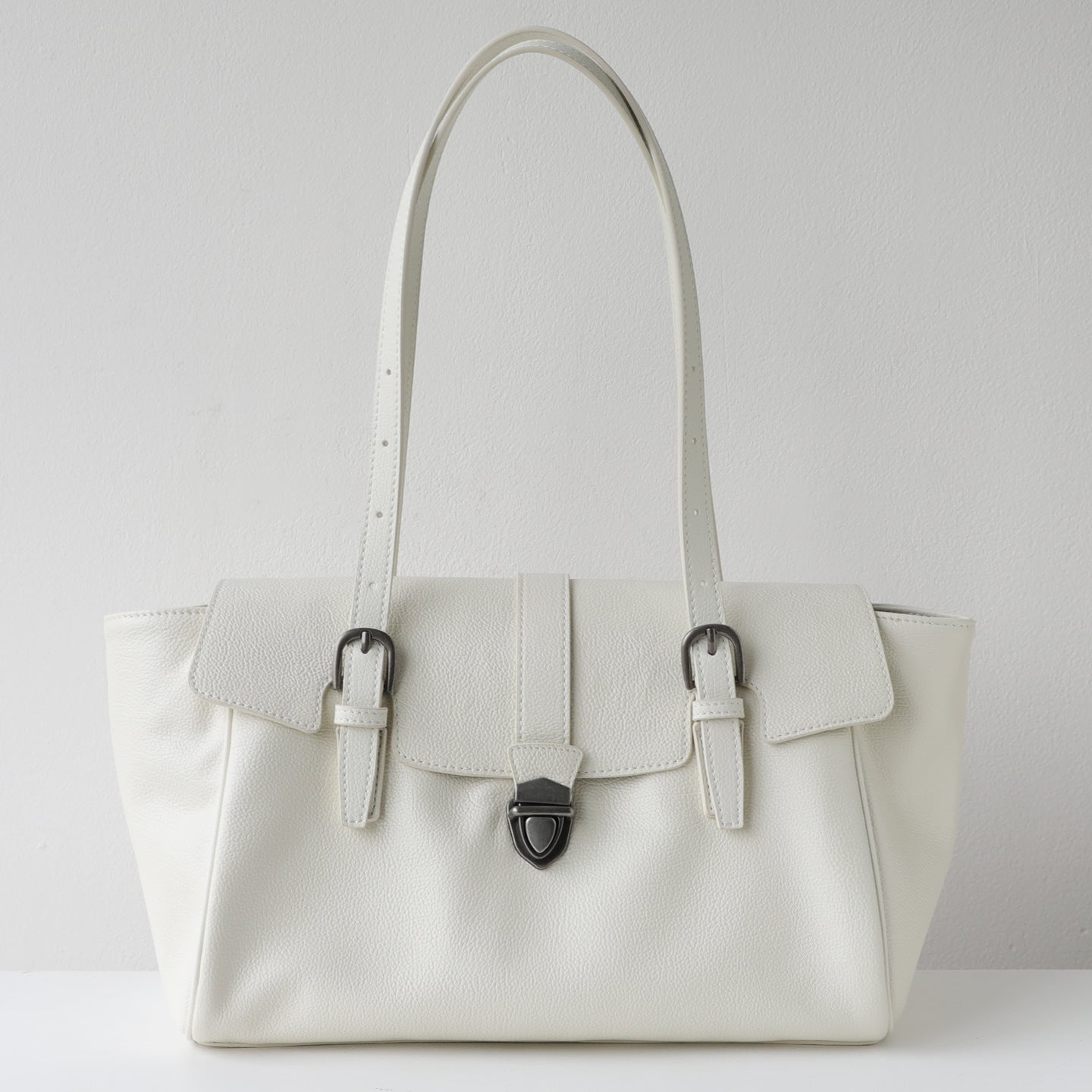 Women's Niche Baguette High-grade Leisure Commute Retro Underarm Bag
