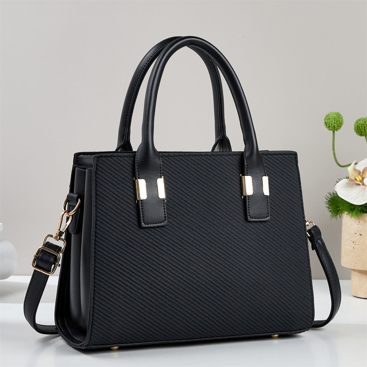 Women's Trendy High Textured Large Capacity Women's Handbag