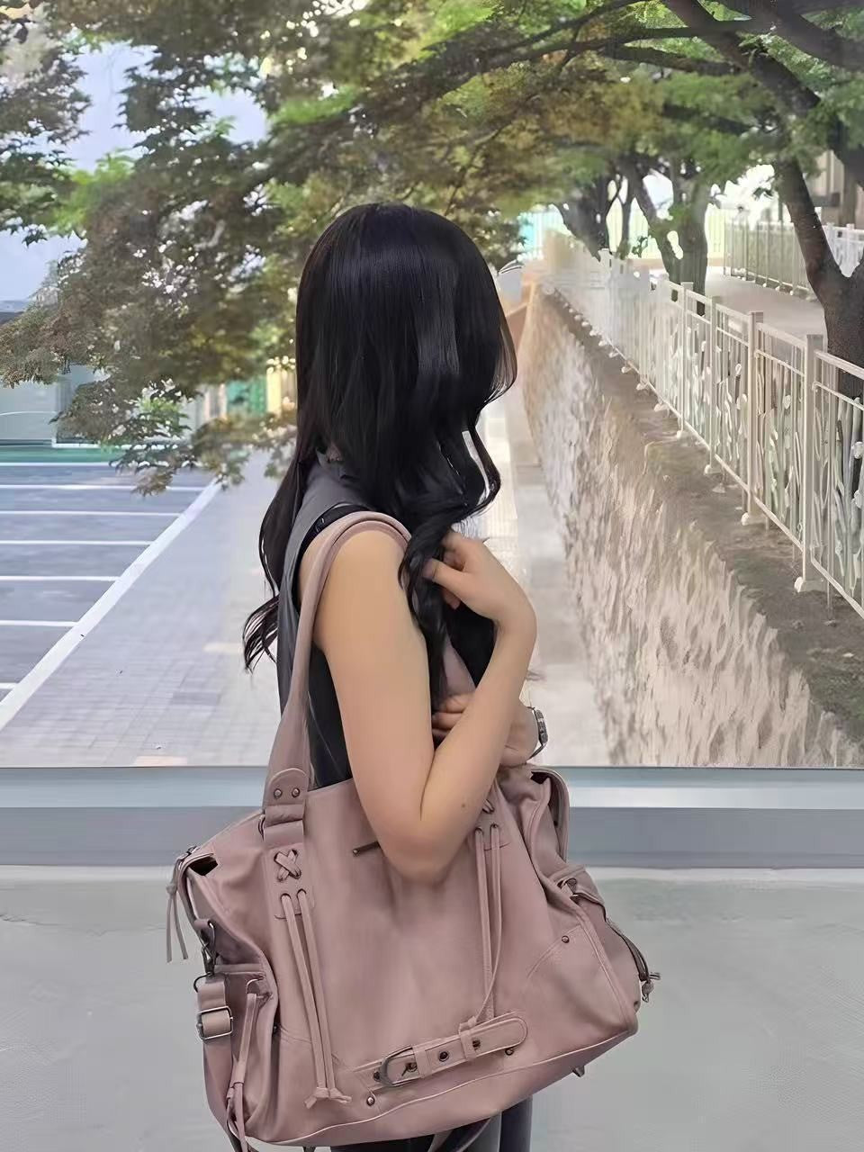 Women's Niche Large Capacity Retro Rivet Strap Tote Bags